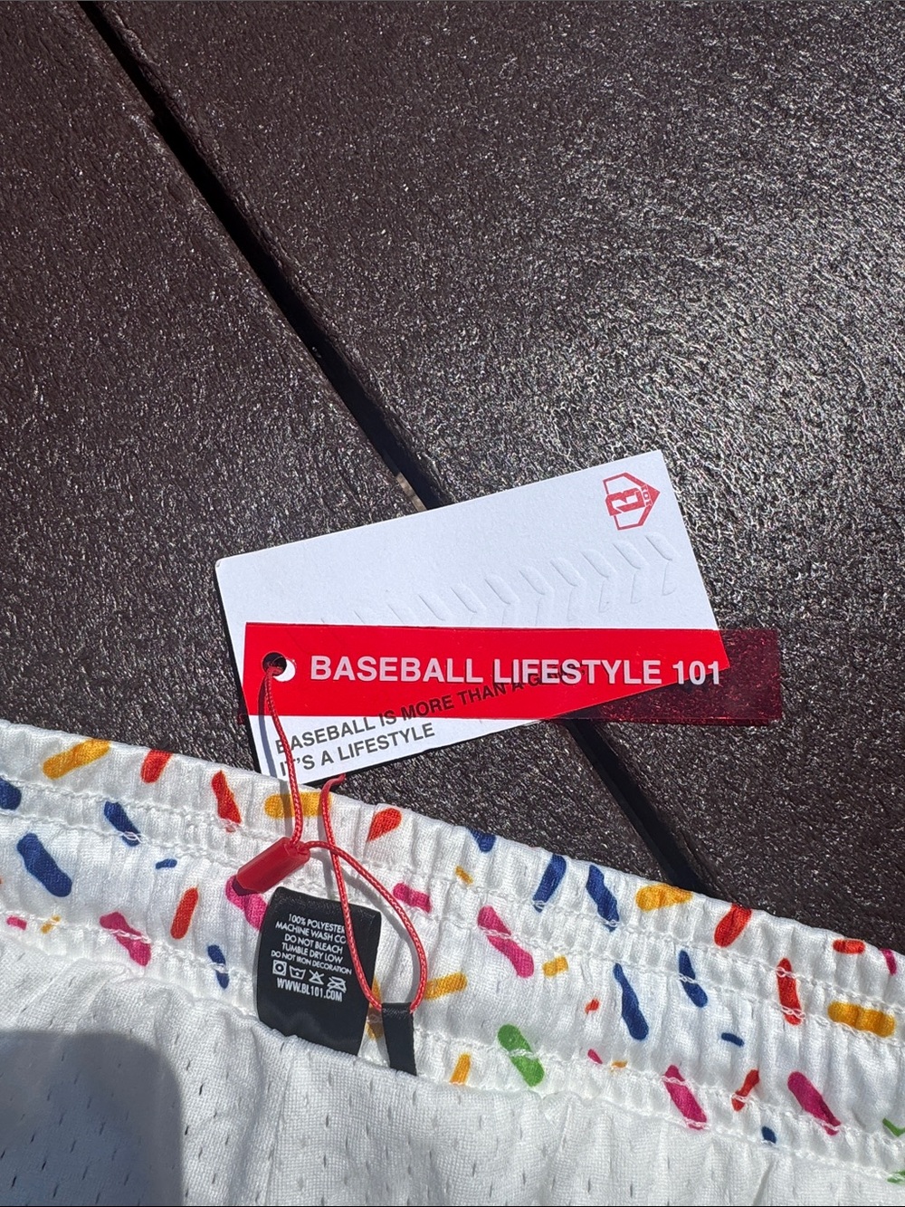 Baseball Lifestyle 101 Men's White Sprinkle Print Shorts with Waffle Accent - Picture 4 of 9